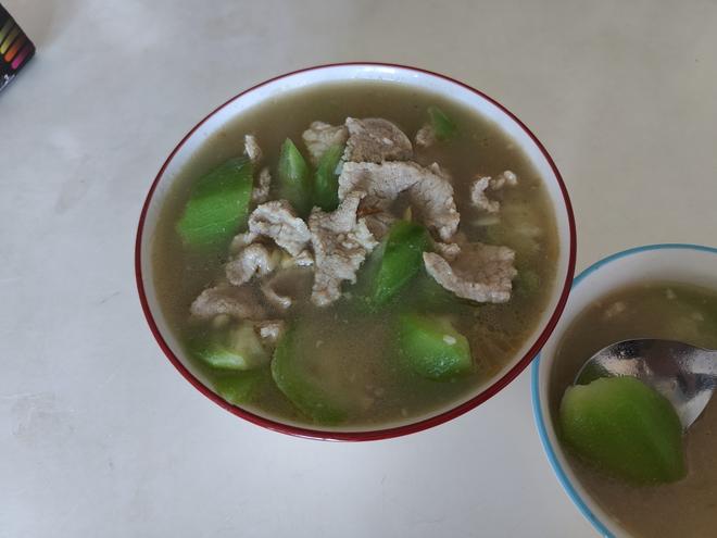 絲瓜肉片湯，一道家常美味湯品的做法，絲瓜肉片湯，家常美味湯品的制作攻略